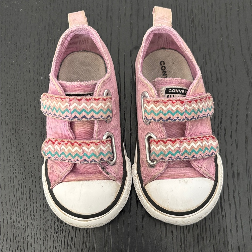Converse Infant/ Toddler All-Stars in Pink and Zig Zag Baby Size 6